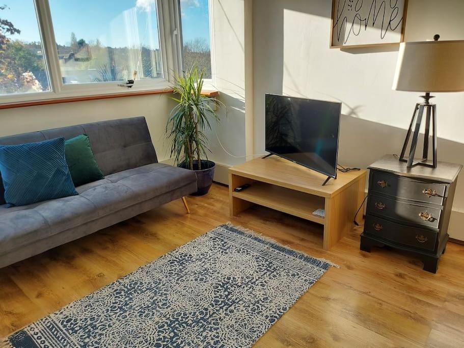 2 Bed Flat, Bounds Green, Piccadilly Line, N11 Appartement