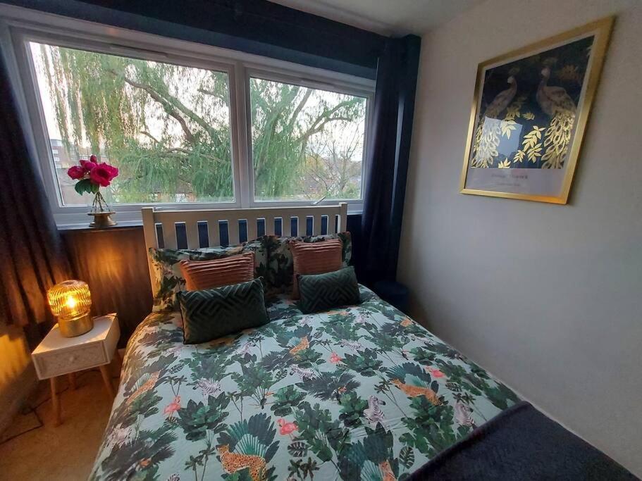 2 Bed Flat, Bounds Green, Piccadilly Line, N11 Londen